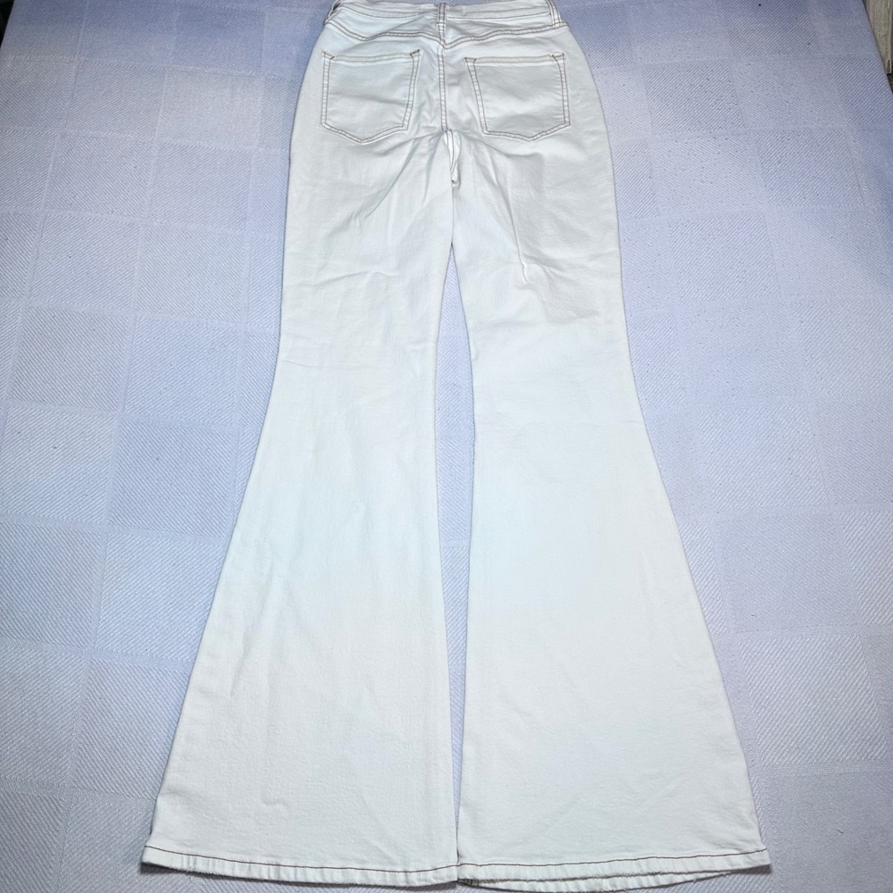 We The Free CRVY Flare Jeans Women 26 High Rise‎ Bell Bottom White Free People - Picture 6 of 13
